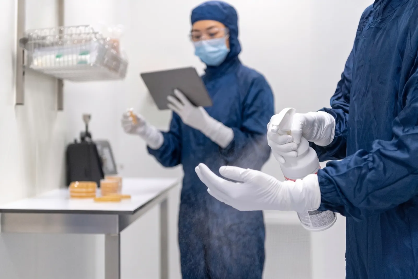 Cleanroom surface sanitisation